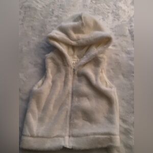 White Fur Vest in girls sz 6